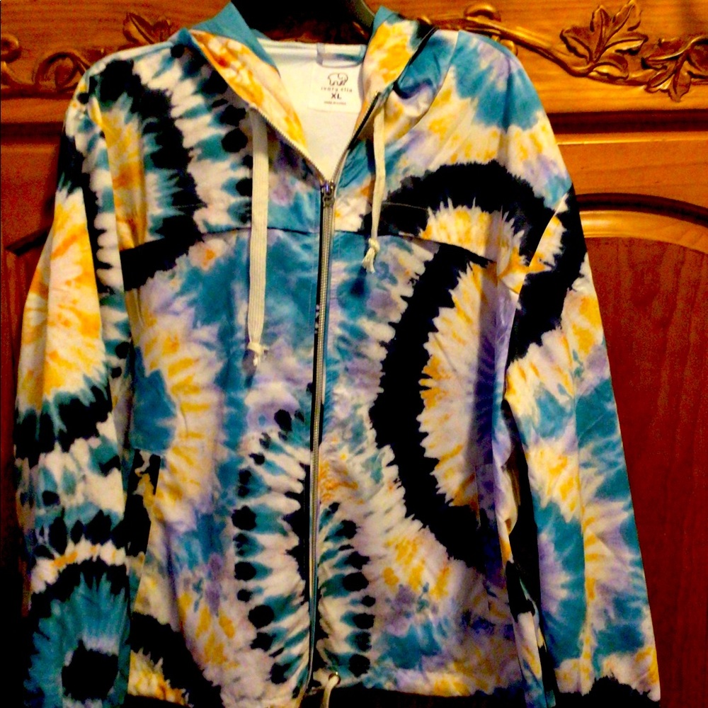 Ivory Ella XL tye dye windbreaker